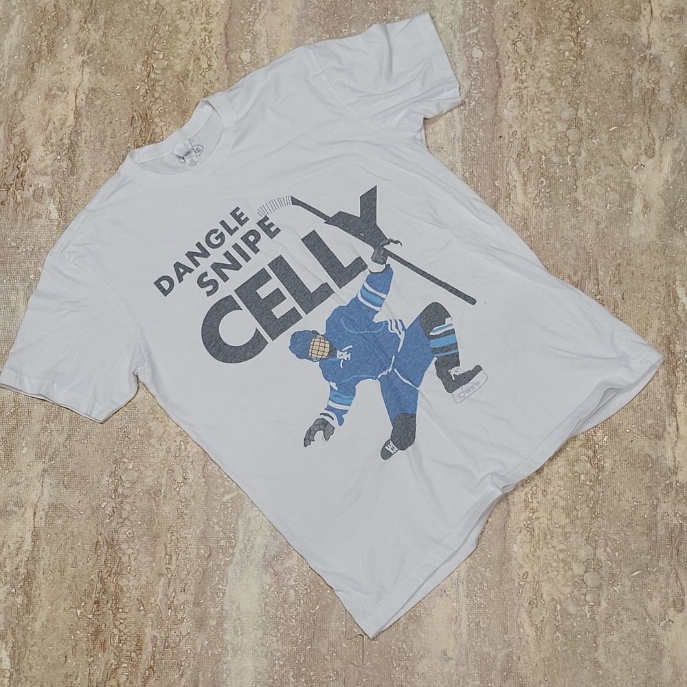 CHALK TALK HOCKEY...DANGLE, SNIPE, CELLY TEE SIZE MEDIUM
